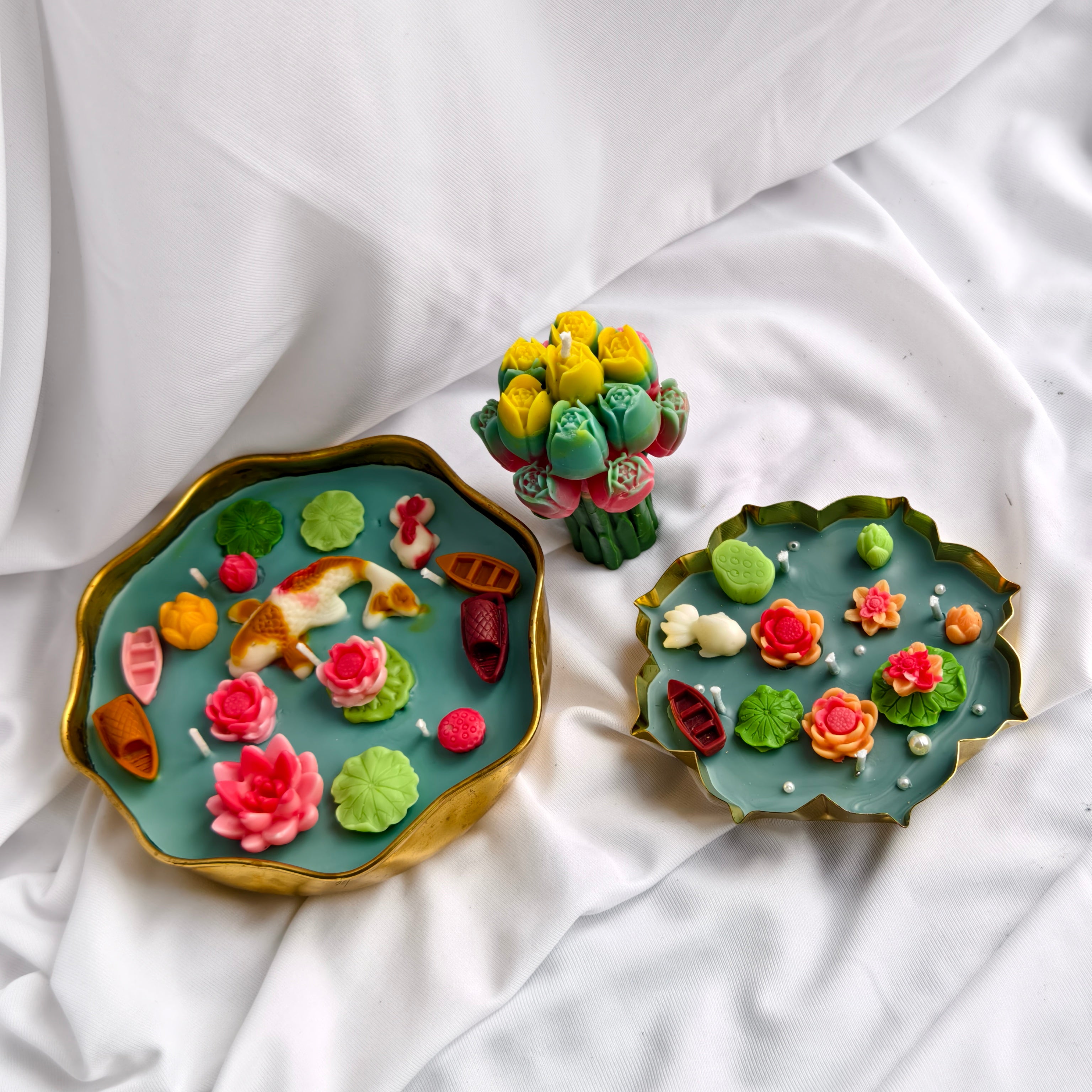 Lotus Pond Candle & Tulip Bouquet Combo Set