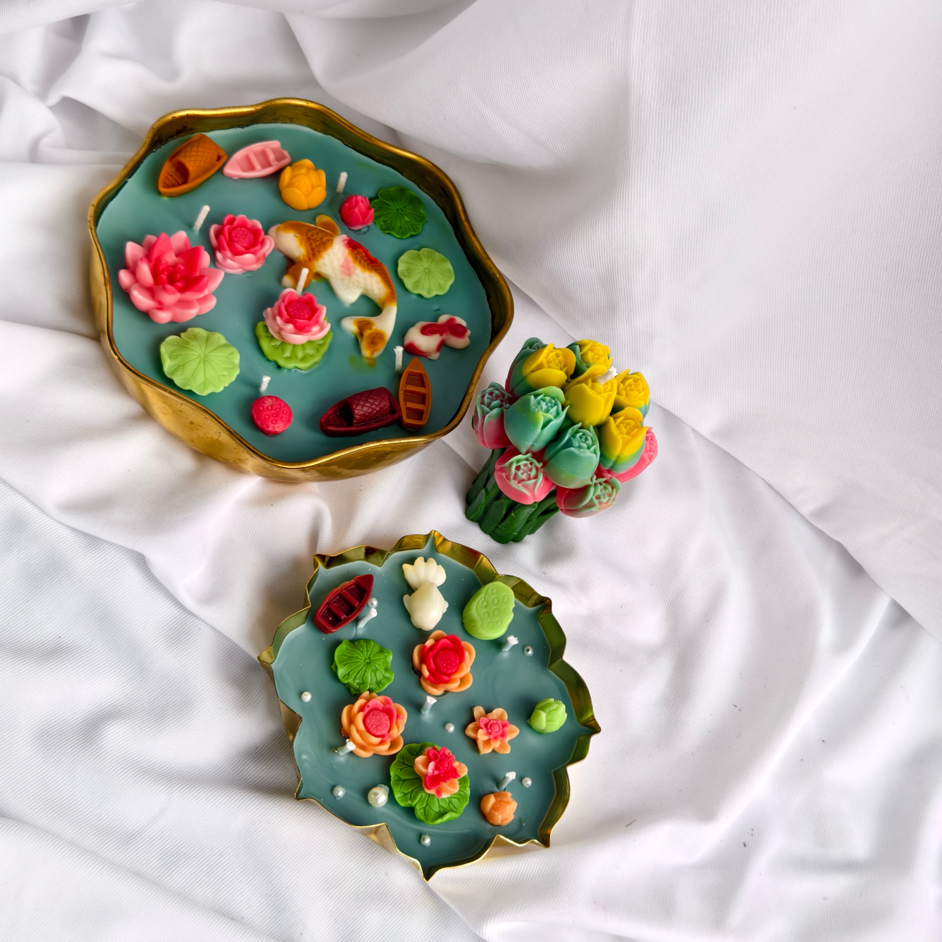 Lotus Pond Candle & Tulip Bouquet Combo Set