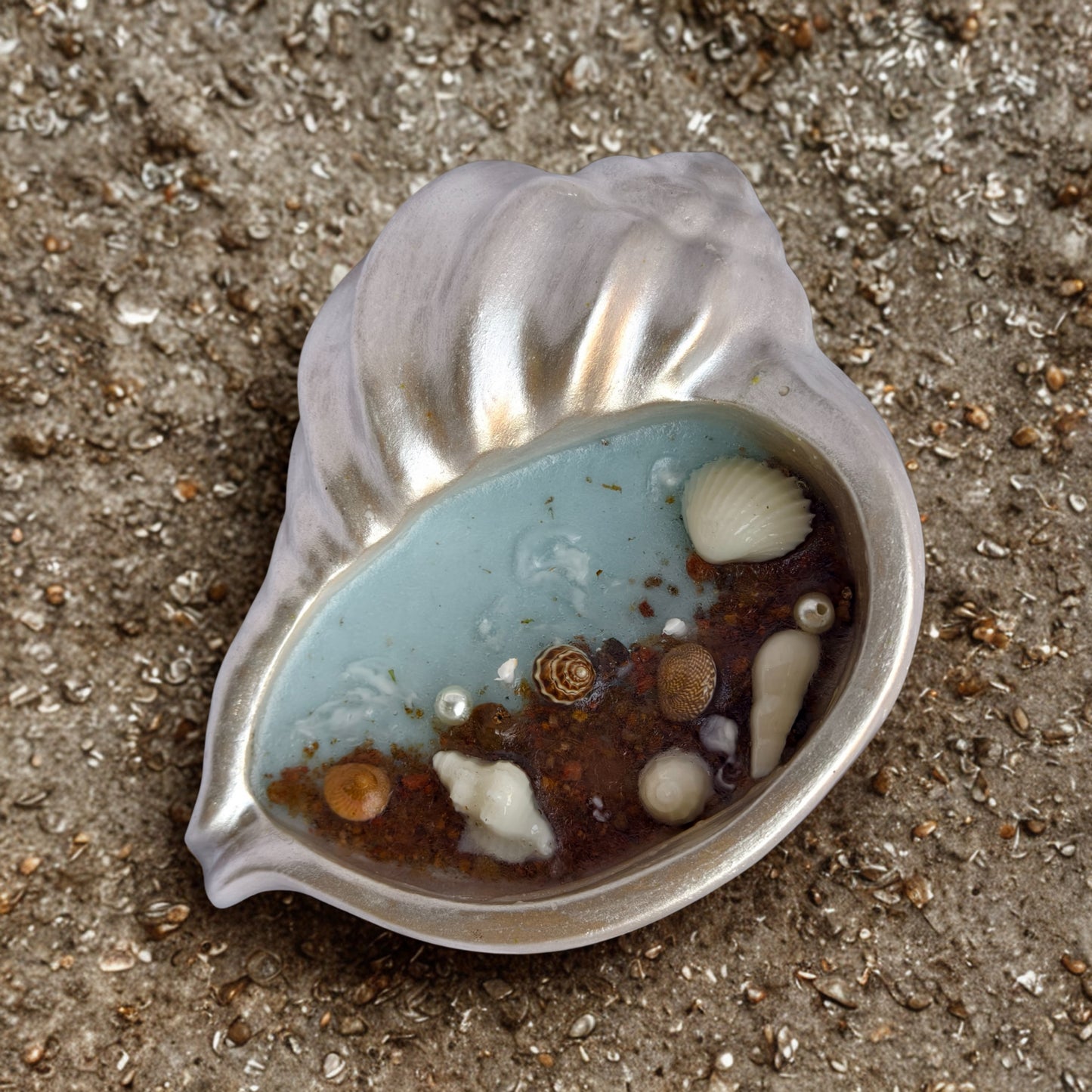 SHAMA's Beach vibe Shell Candle with real Seashells