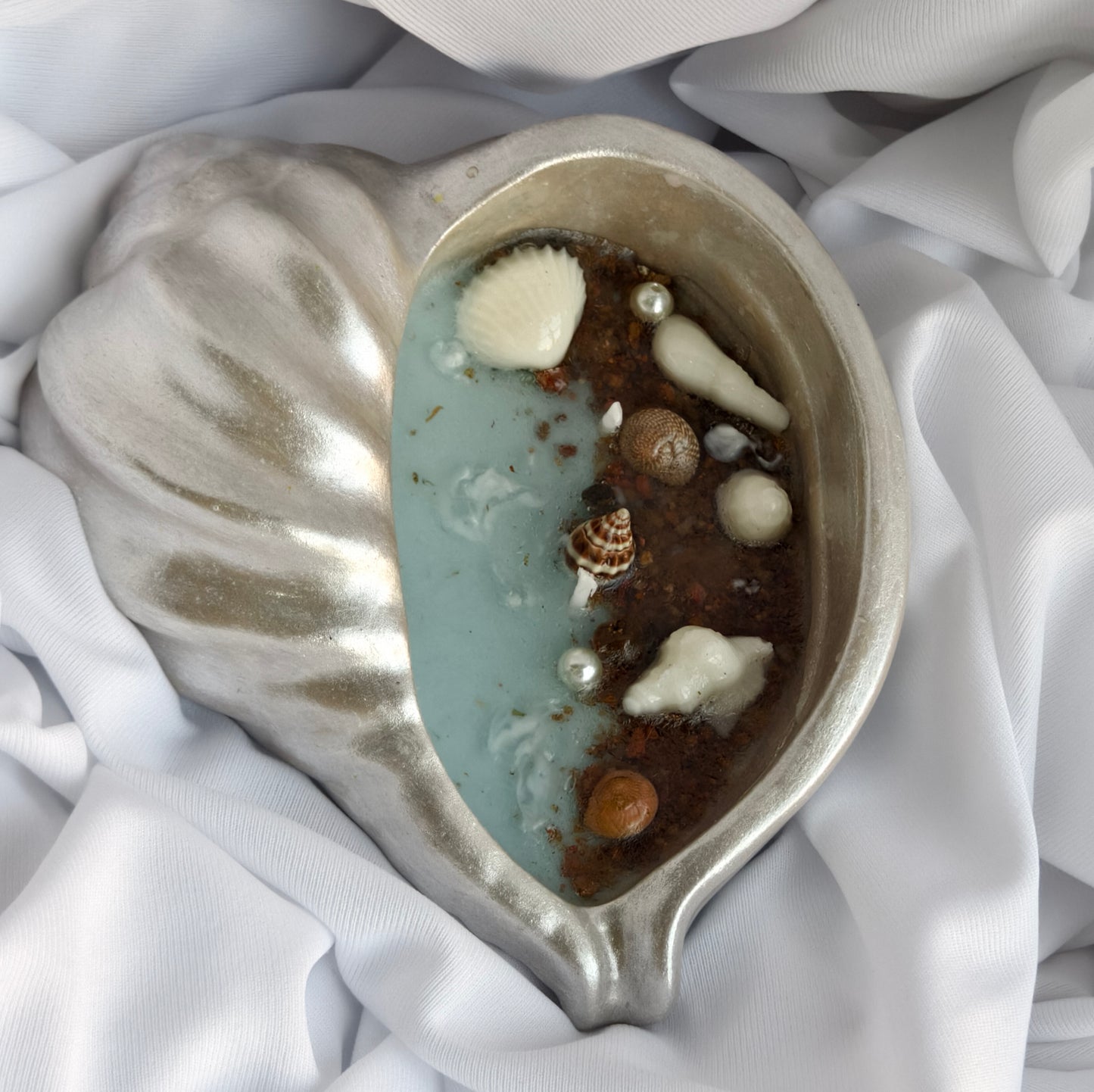 SHAMA's Beach vibe Shell Candle with real Seashells