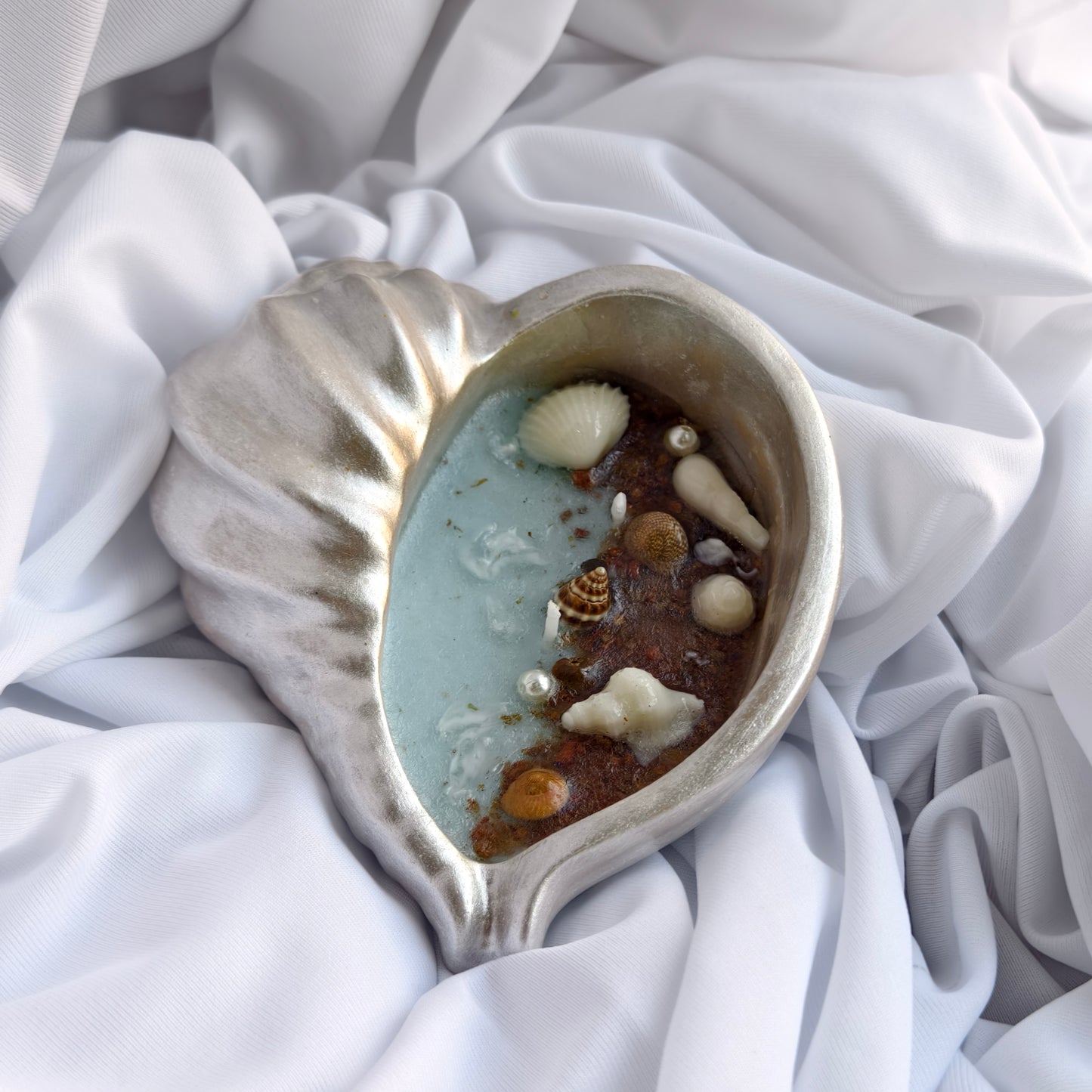 SHAMA's Beach vibe Shell Candle with real Seashells