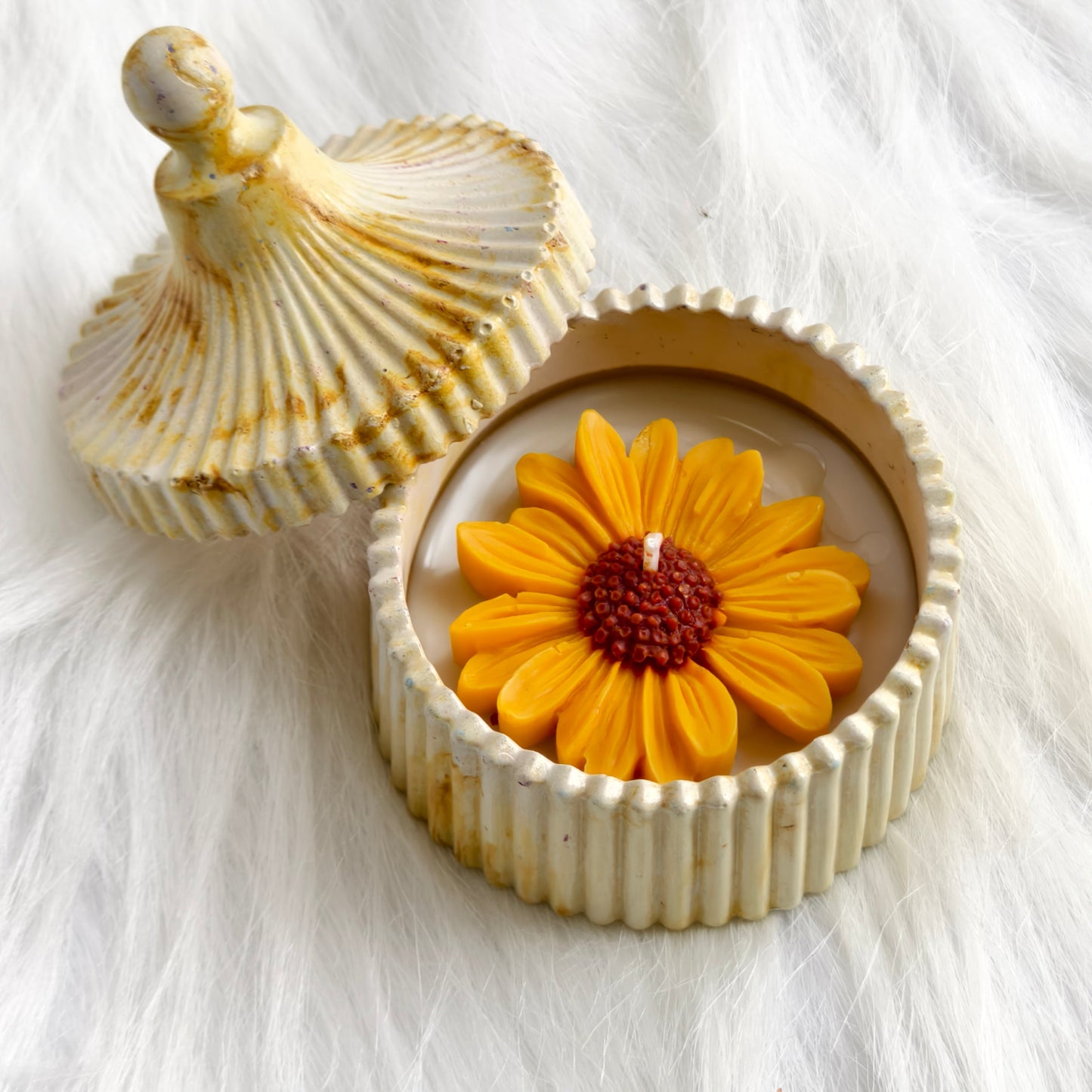 SHAMA's Sunflower shaped Candle in Rustic Jar
