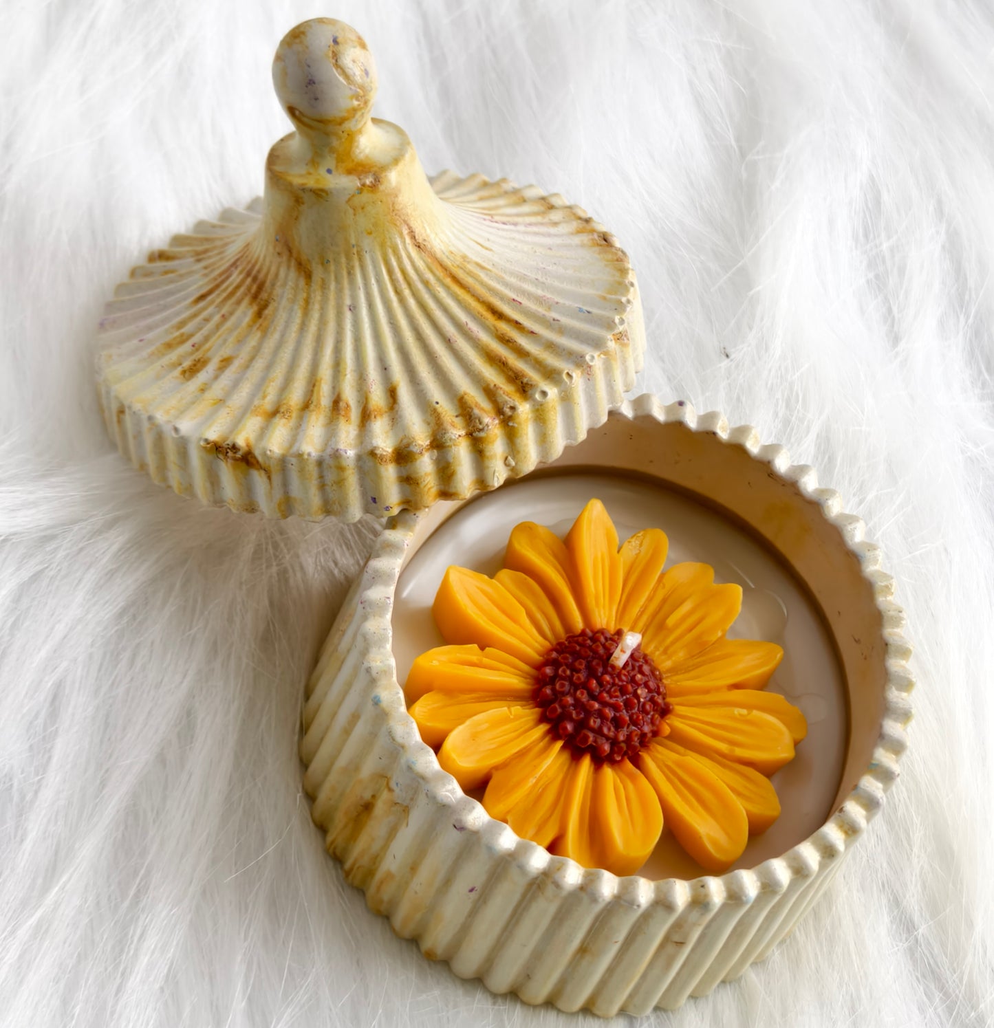 SHAMA's Sunflower shaped Candle in Rustic Jar