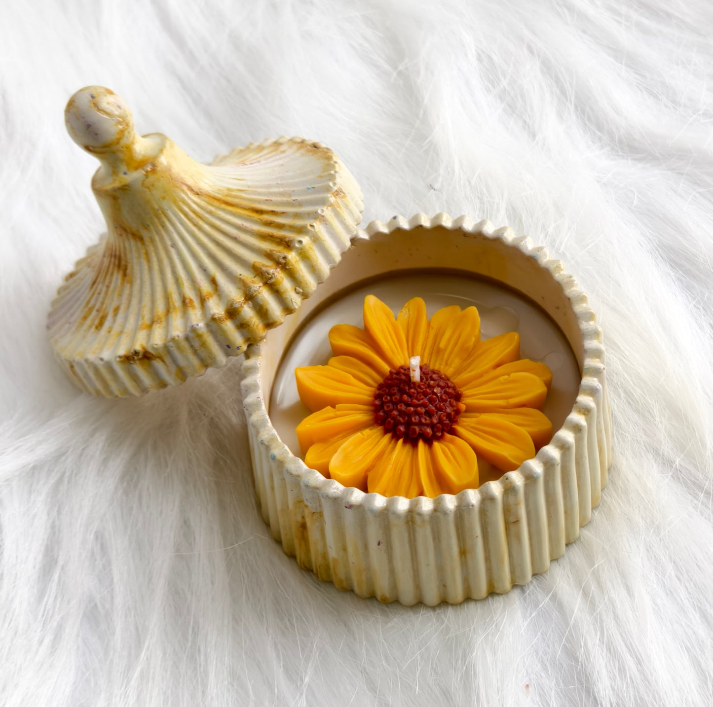 SHAMA's Sunflower shaped Candle in Rustic Jar