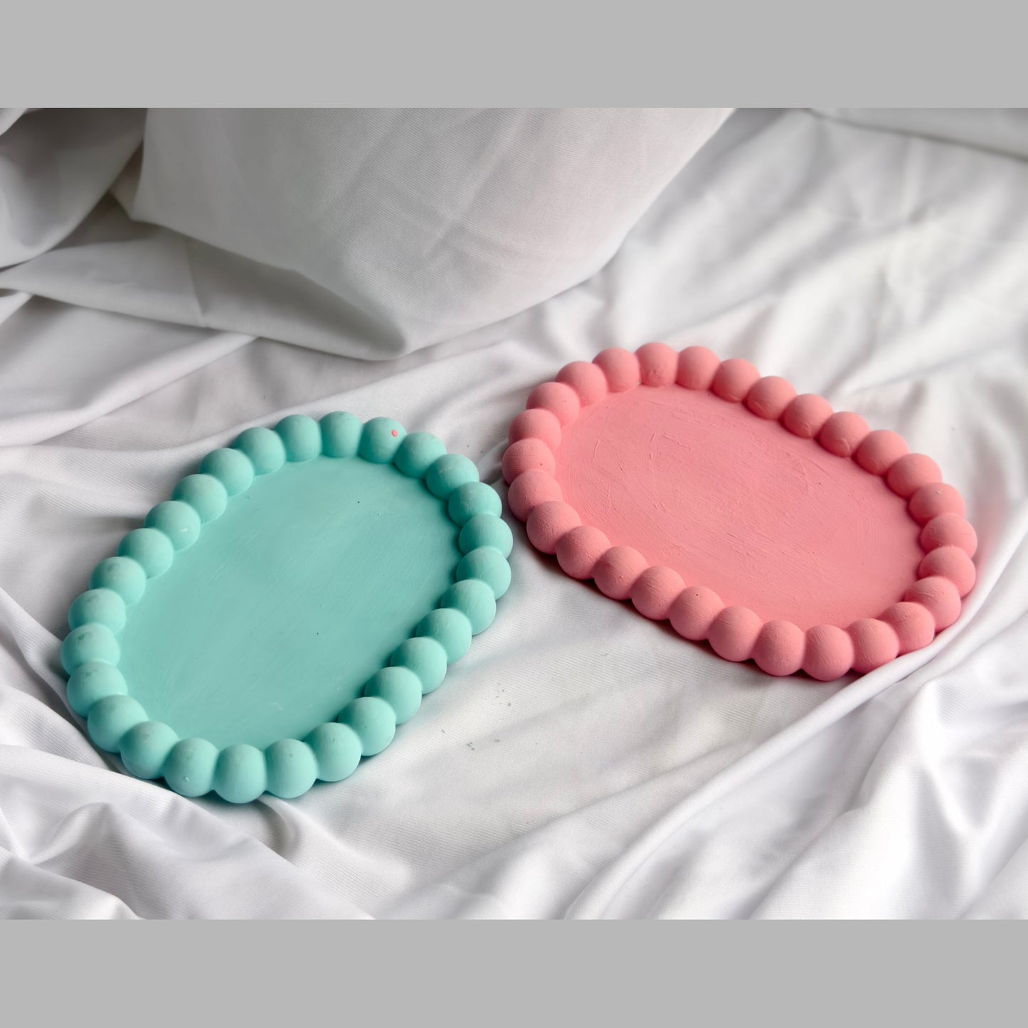 Soft Charm Oval Trays (Pack of 1)