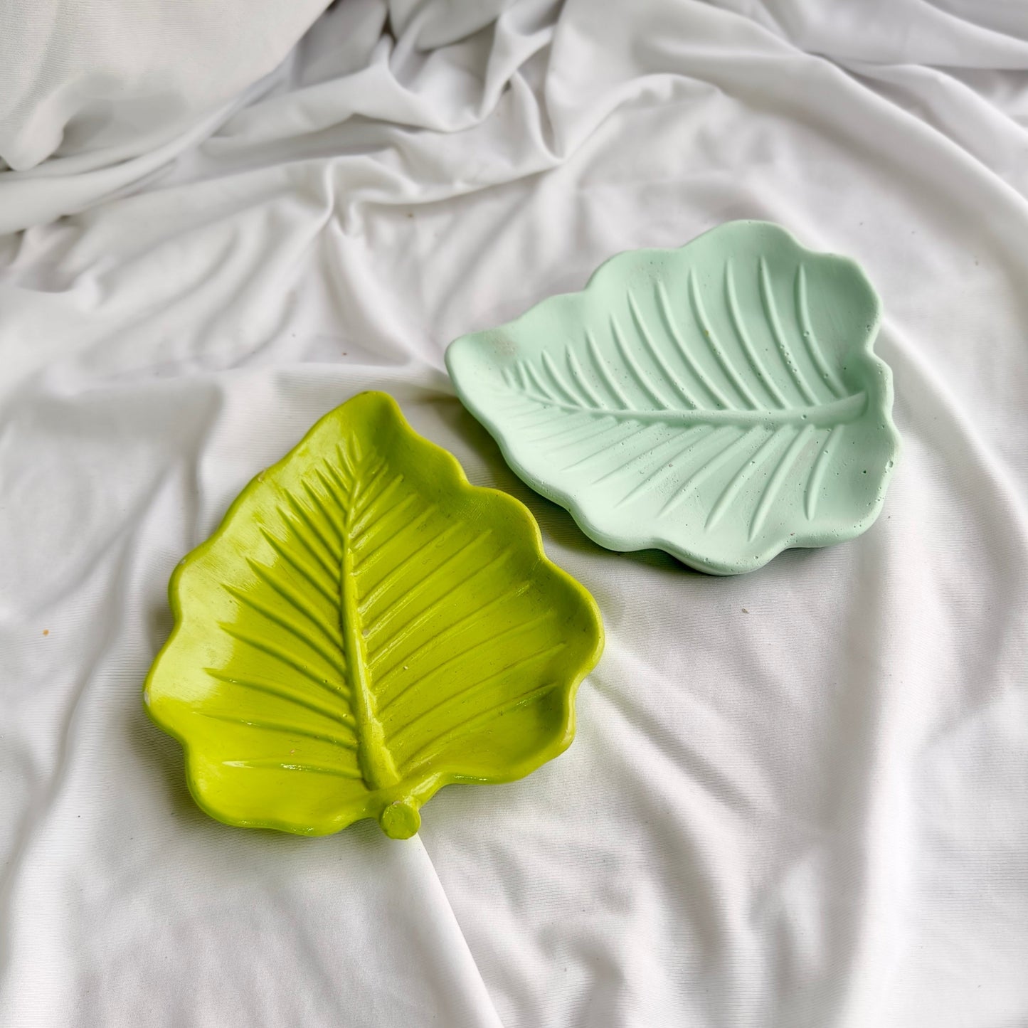 Leaf Trinket Dishes – Nature-Inspired Decor