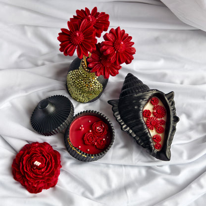Premium Black & Red Love – Rose & Daisy Collection