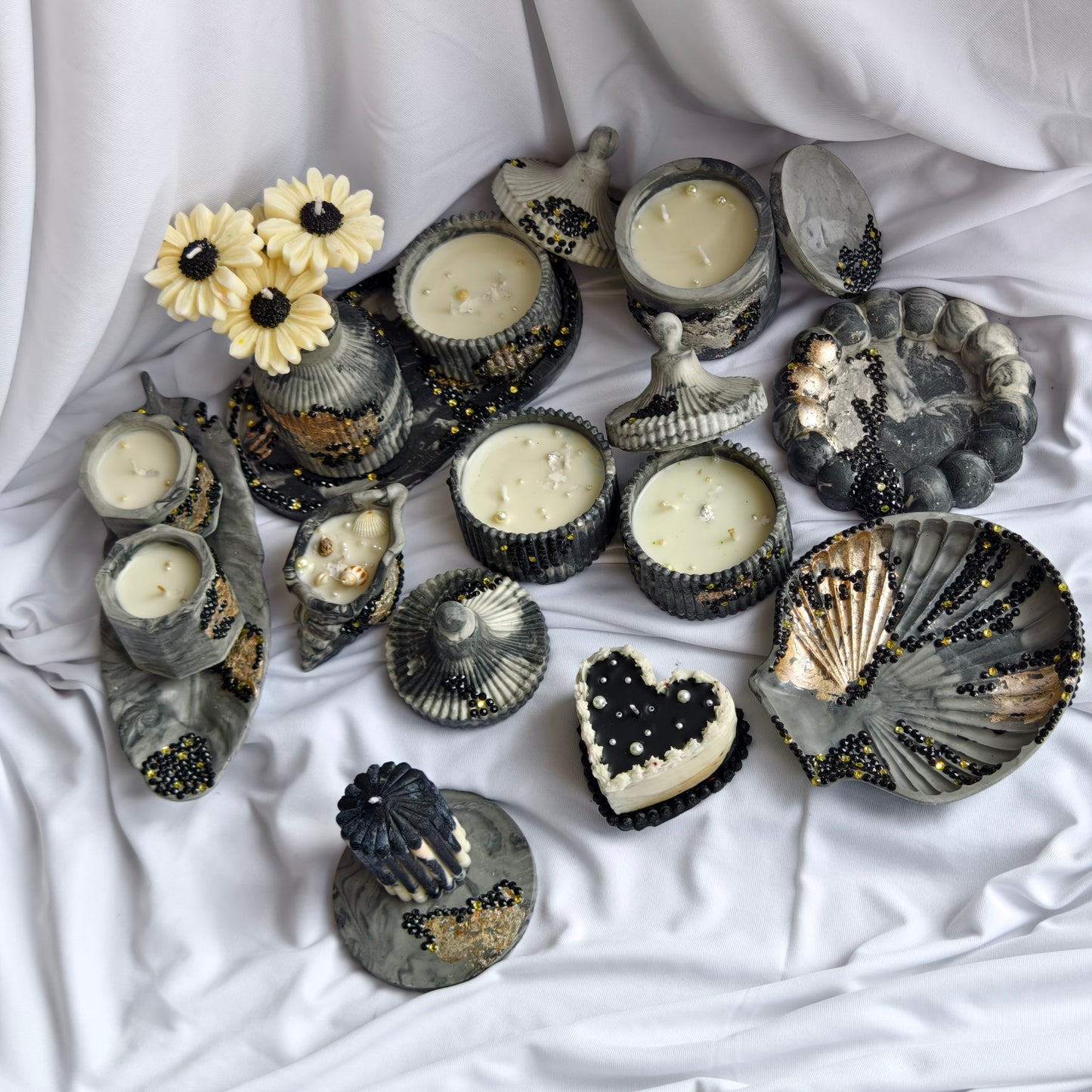 Black & Gold Textured Candle Décor Collection
