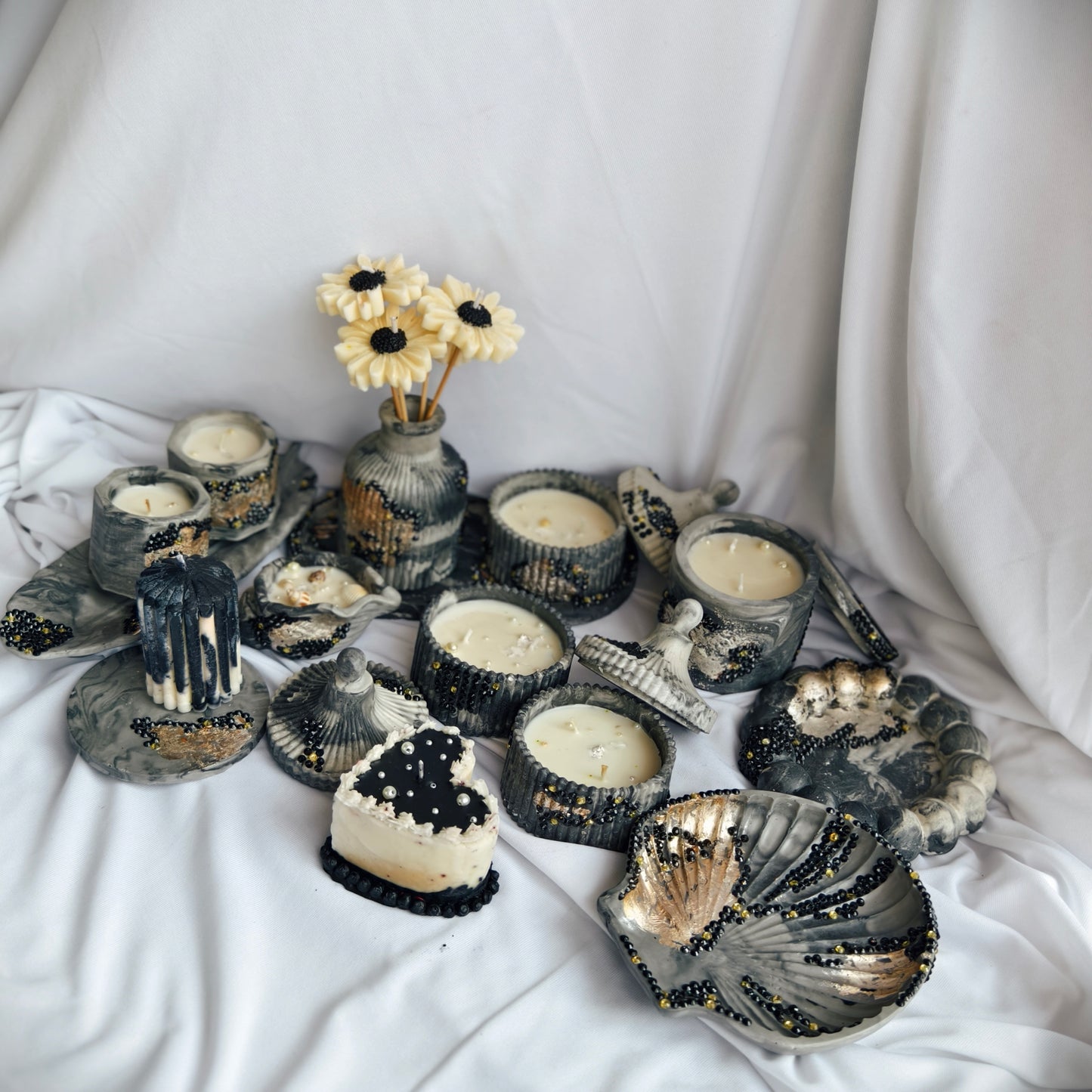 Black & Gold Textured Candle Décor Collection
