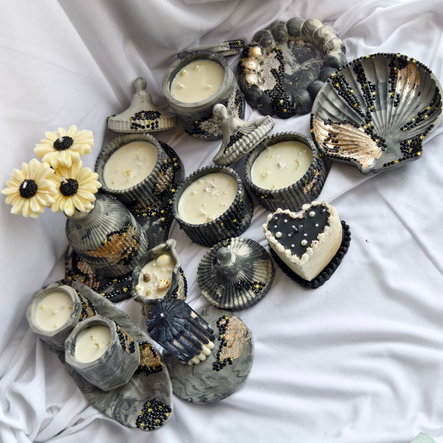 Black & Gold Textured Candle Décor Collection
