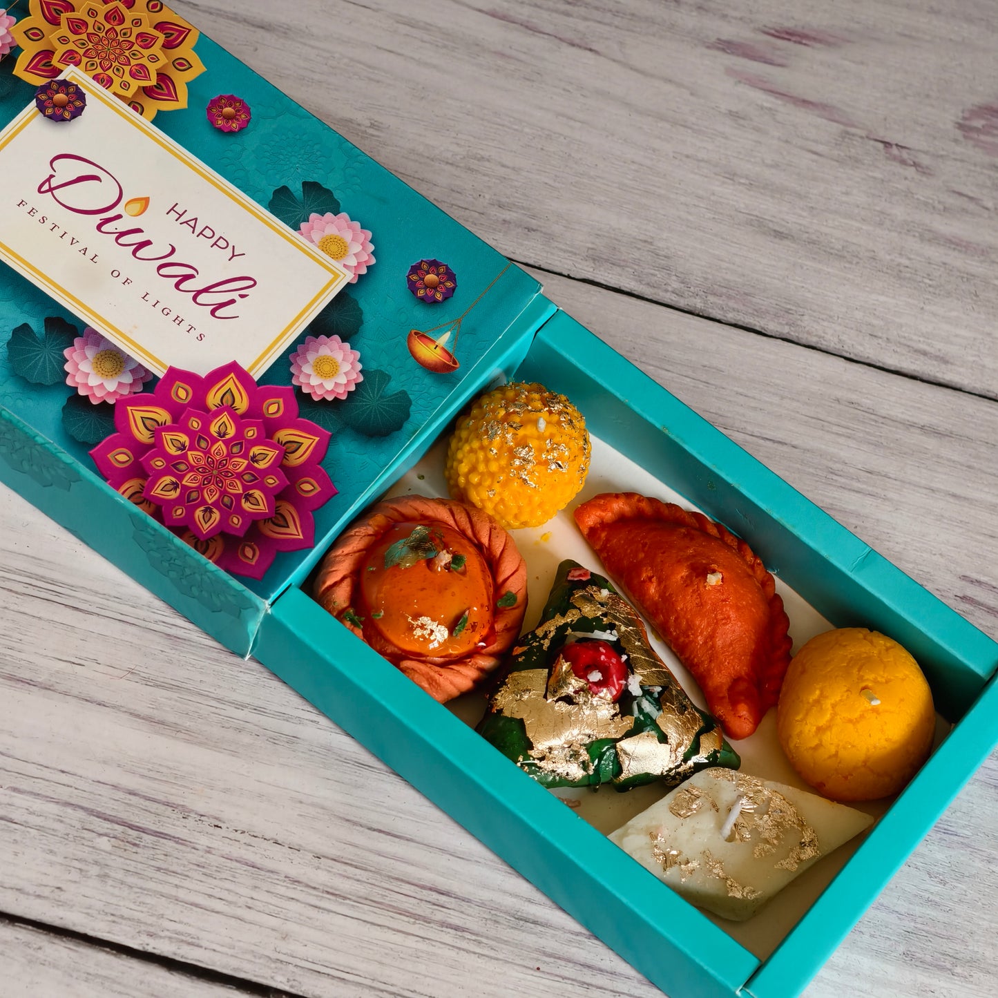 Tyohar Ki Mithaas Premium Candle Set