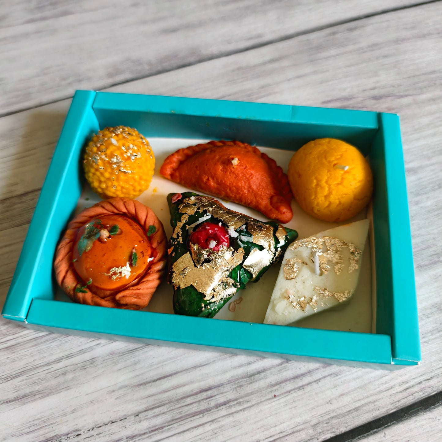 Tyohar Ki Mithaas Premium Candle Set