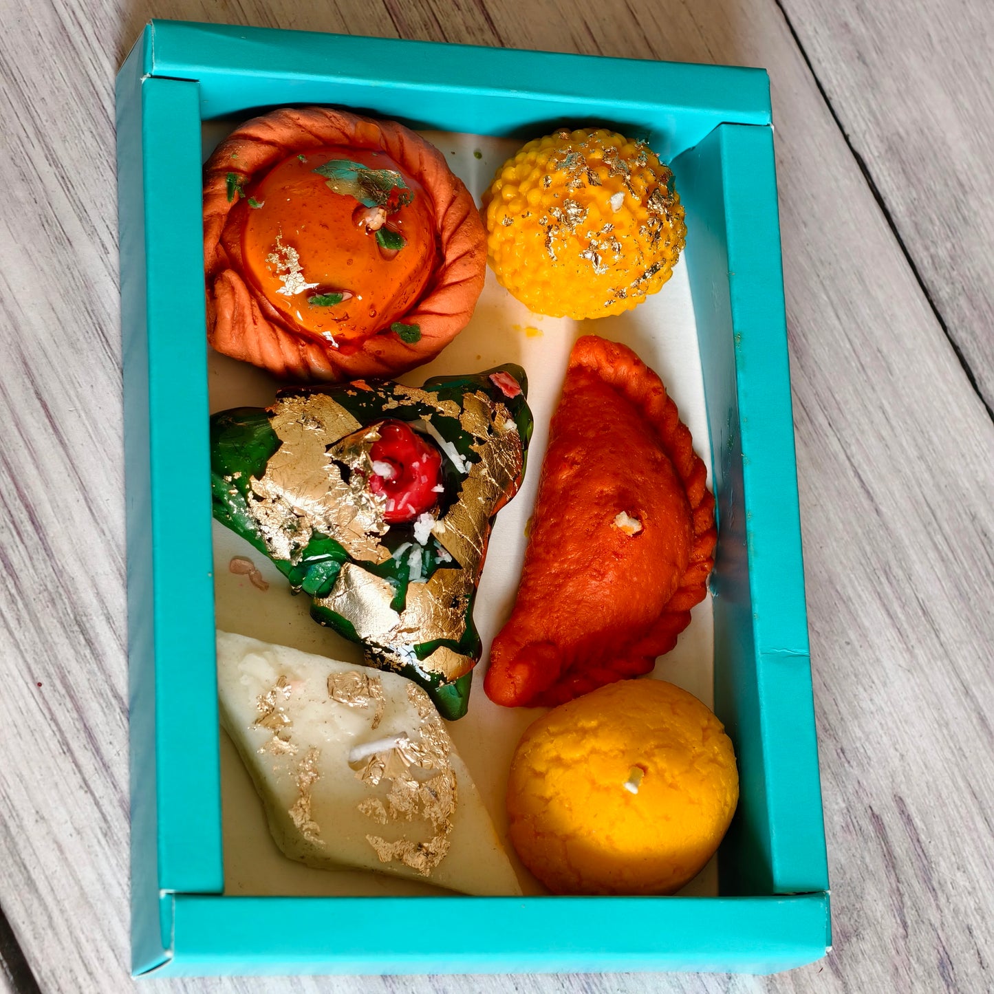 Tyohar Ki Mithaas Premium Candle Set